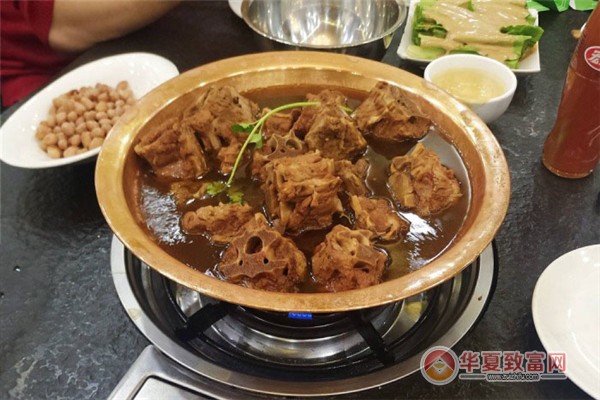 老诚伊羊蝎子火锅加盟